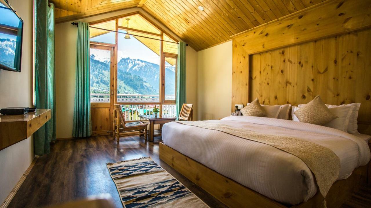 HOTEL PASHMINA | ⋆⋆⋆ | MANALI, INDIA | SEASON DEALS FROM $42